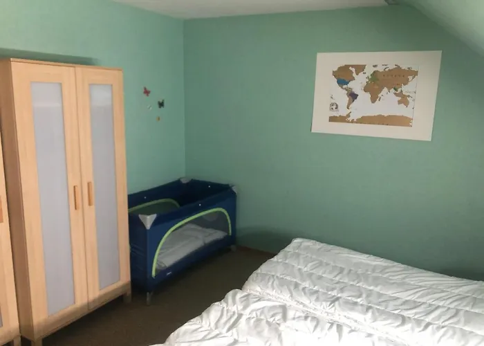 Ironico Homestay 4 Schlafzimmer Ferienwohnung 100 M2 Nahe Bostalsee